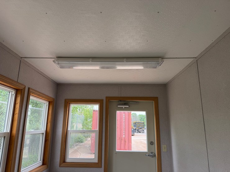#1463-•-20'-container-office-image-10