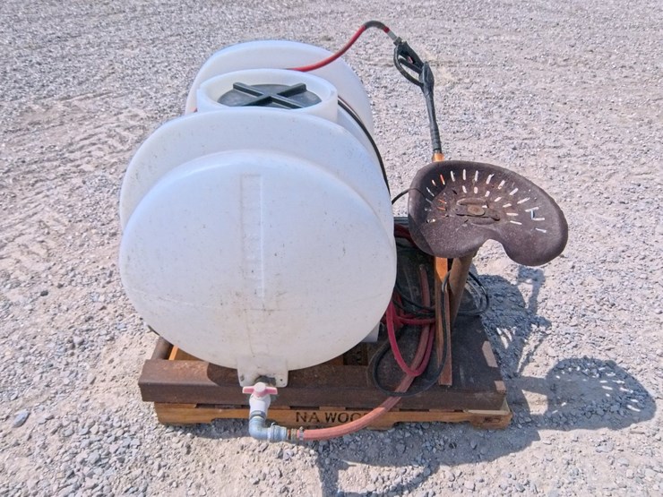 #2052-•-pressure-washer-with-125-gallon-water-tank-on-frame-image-3