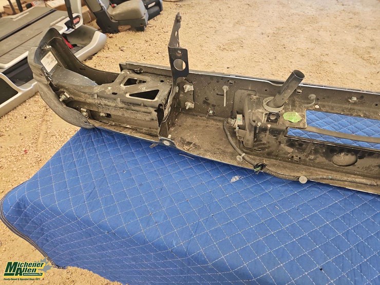 chevrolet-silverado-rear-bumper-3rd-generation-image-5