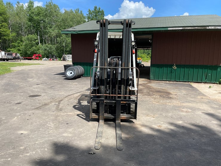 #6069-•-2016-5000lb-unicarriers-lp-forklift-image-8