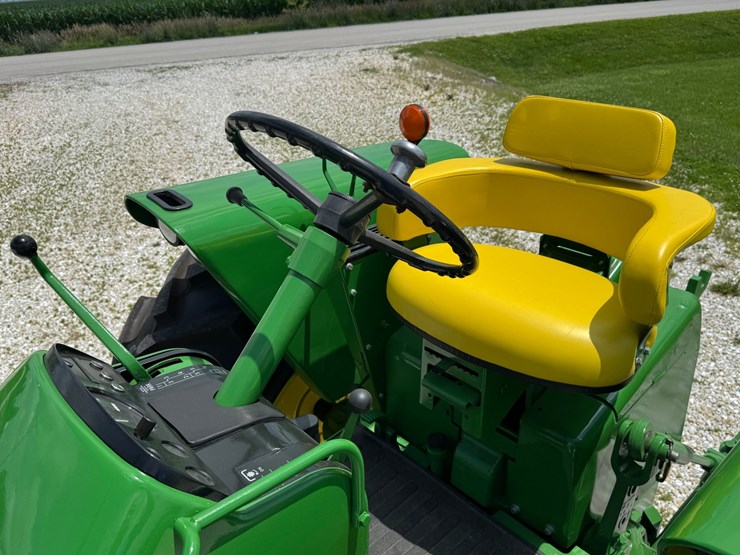 john-deere-4320-image-22
