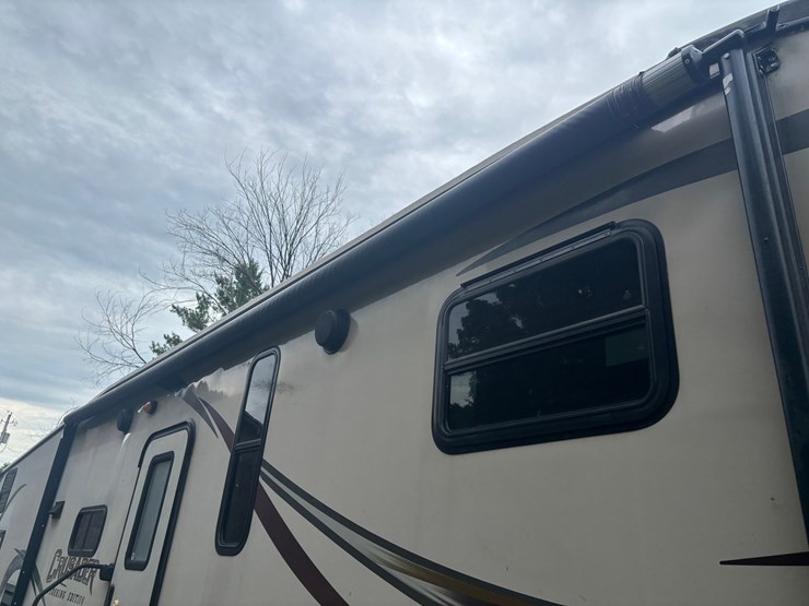 #2231-•-2014-crusader-335-5th-wheel-camper-image-40