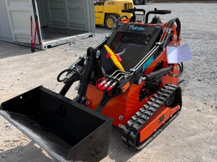 skid-steer-loader-ft36c,-electric-start,-open-operator-station-image-1