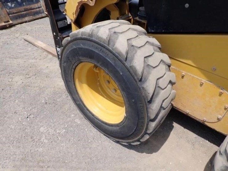 2019-caterpillar-236d-skid-steer-cat0236dlbgz05393-image-34