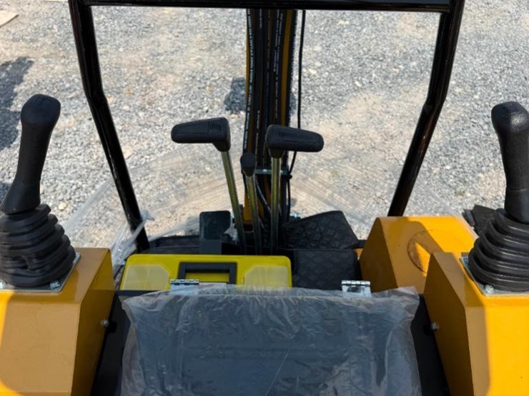 2026-ats-ats-rt15r-rt15r-mini-excavator-image-5