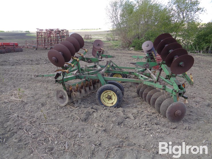 john-deere-bw-image-8