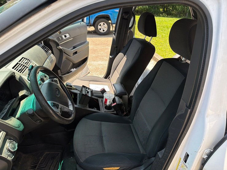 2012-ford-explorer-image-24