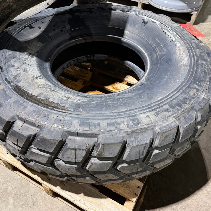 #1475 • Unused Michelin 14.00-20 Tire