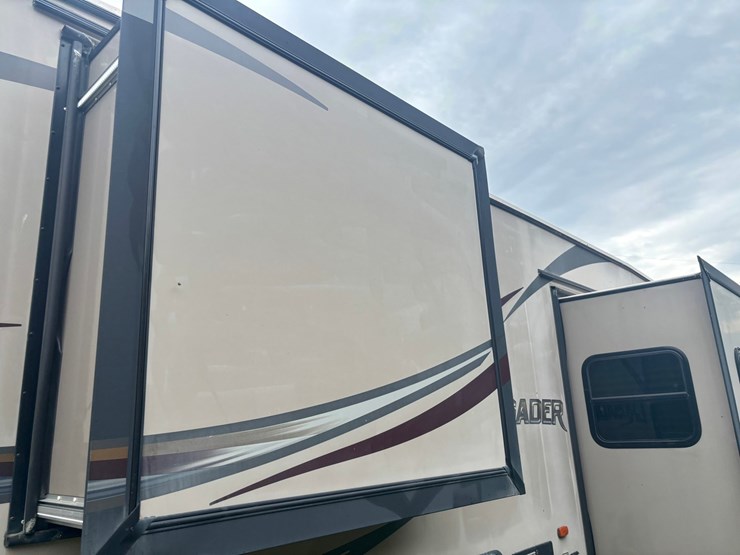 #2231-•-2014-crusader-335-5th-wheel-camper-image-15