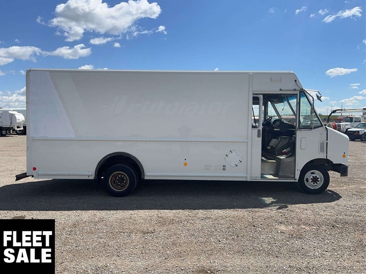 2011-ford-e-series-s/a-step-van-image-6