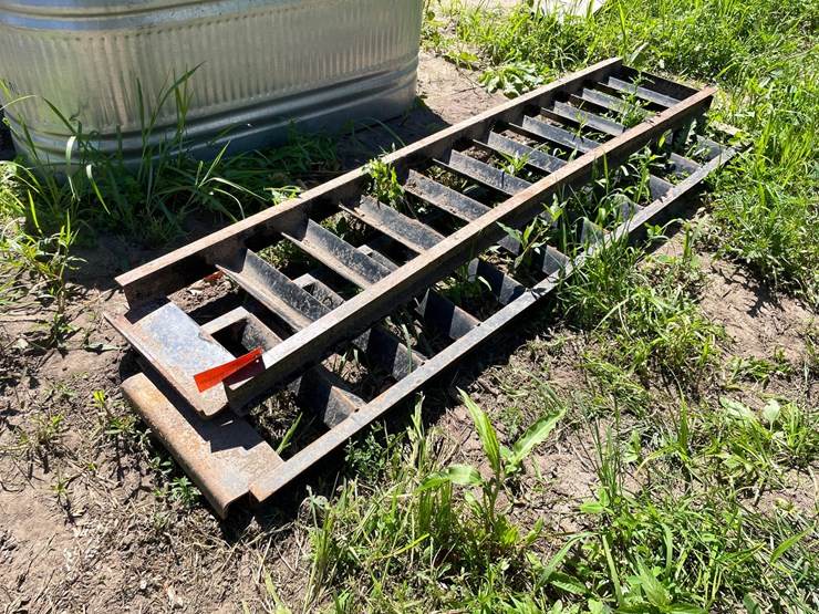#7131-•-pair-of-trailer-ramps-image-1