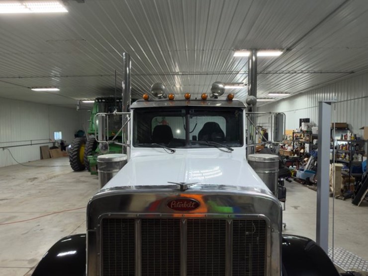 peterbilt-379-image-8