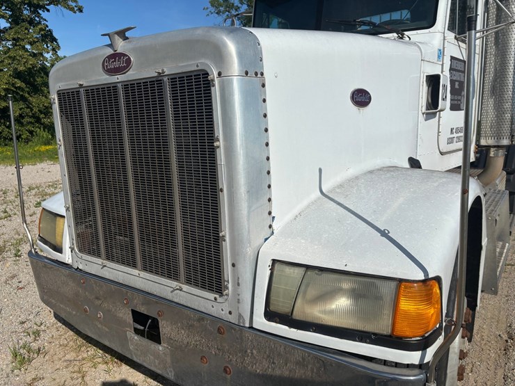 1988-peterbilt-377-image-17