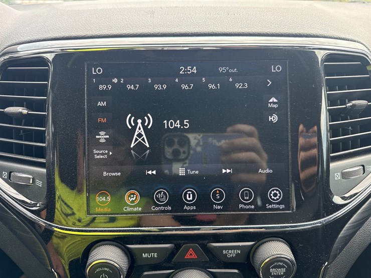 2021-jeep-grand-cherokee-image-48