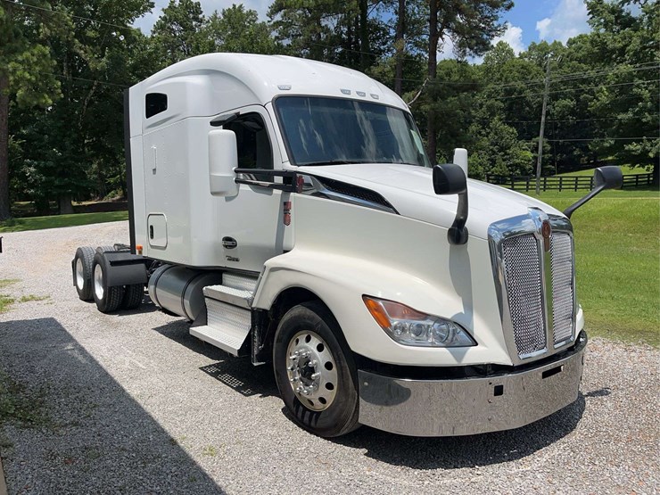 2022-kenworth-t680-image-5