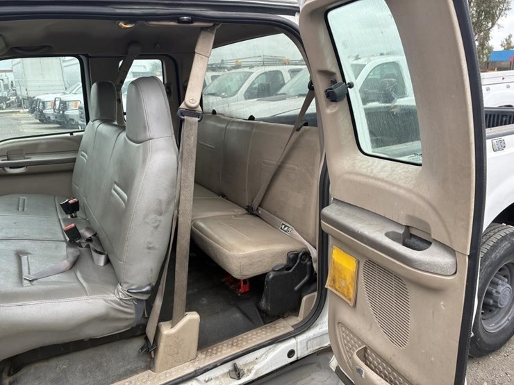 2004-ford-f250-image-17
