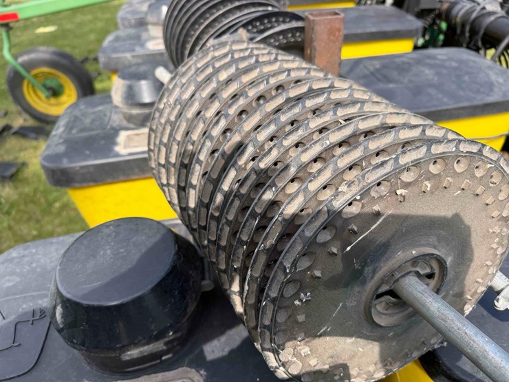 john-deere-7300-image-18