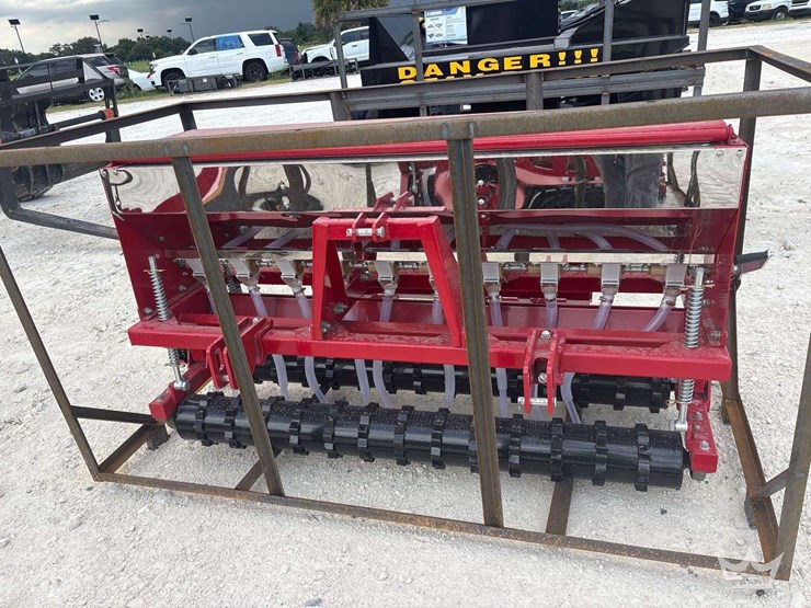 skidsteer-seeder-attachment-image-5