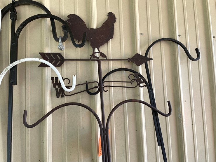 #7180-•-metal-flower-pot-hangers-and-lawn-sprinklers-image-2