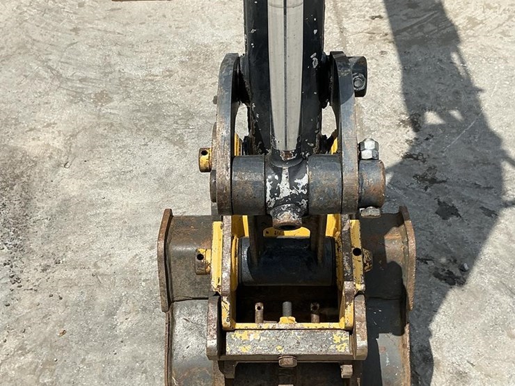2022-deere-35g-image-10