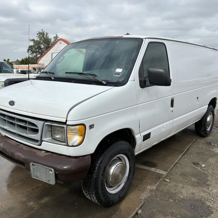 2001 FORD E250