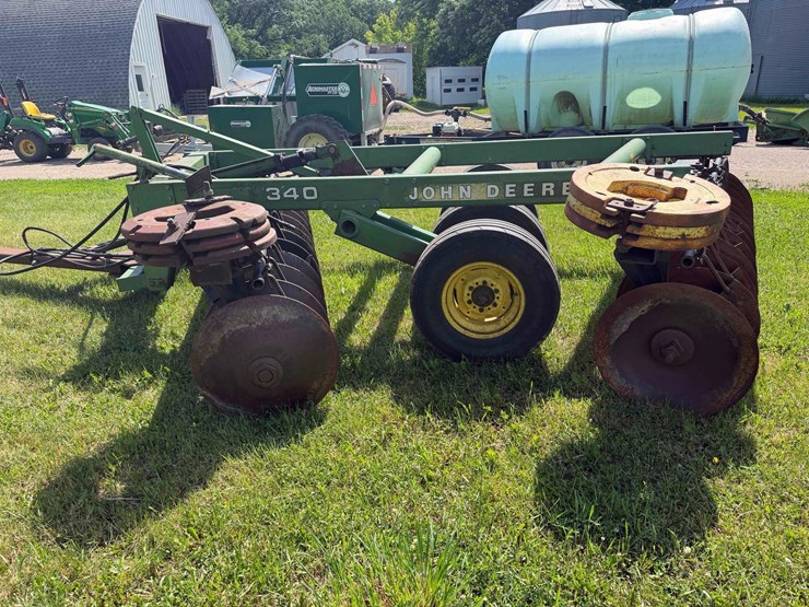 john-deere-340-image-5