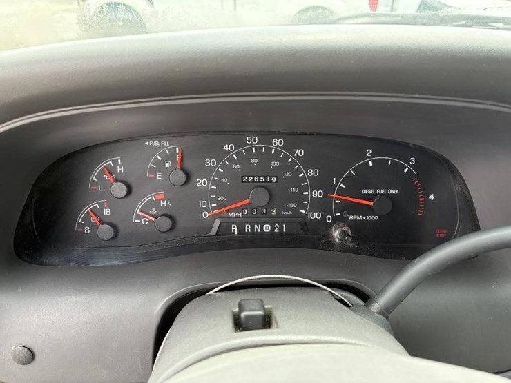 2000-ford-excursion-image-16