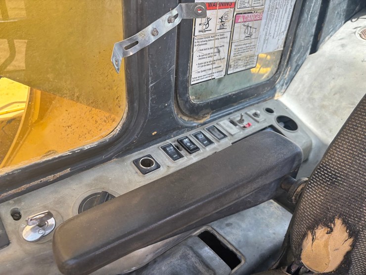 komatsu-pc200-lc-6le-image-74