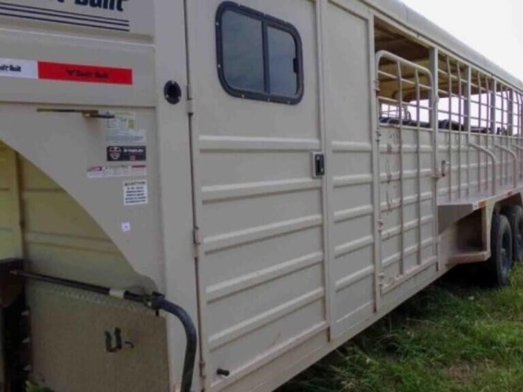 2019-swift-built-stock/horse-trailer-image-16