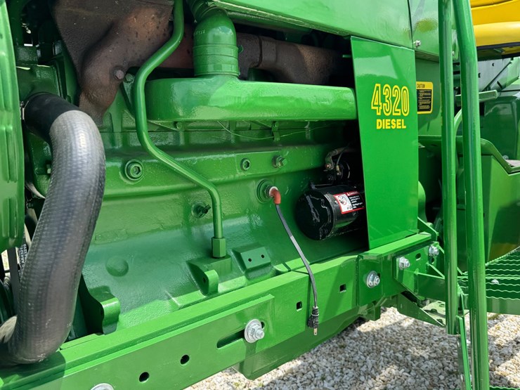 john-deere-4320-image-21