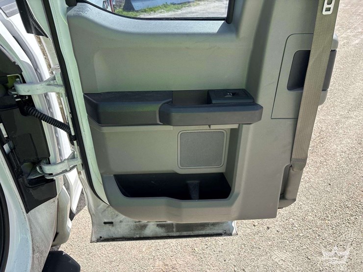2017-ford-f150-image-19