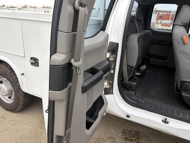2017-ford-f350-image-11
