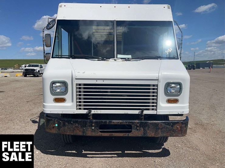 2011-ford-e-series-s/a-step-van-image-8