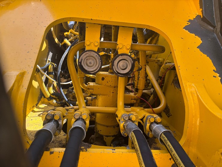 komatsu-pc200-lc-6le-image-61