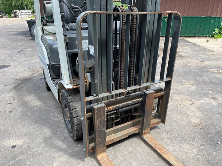 #6065-•-2014-4000lb-unicarriers-lp-forklift-image-10