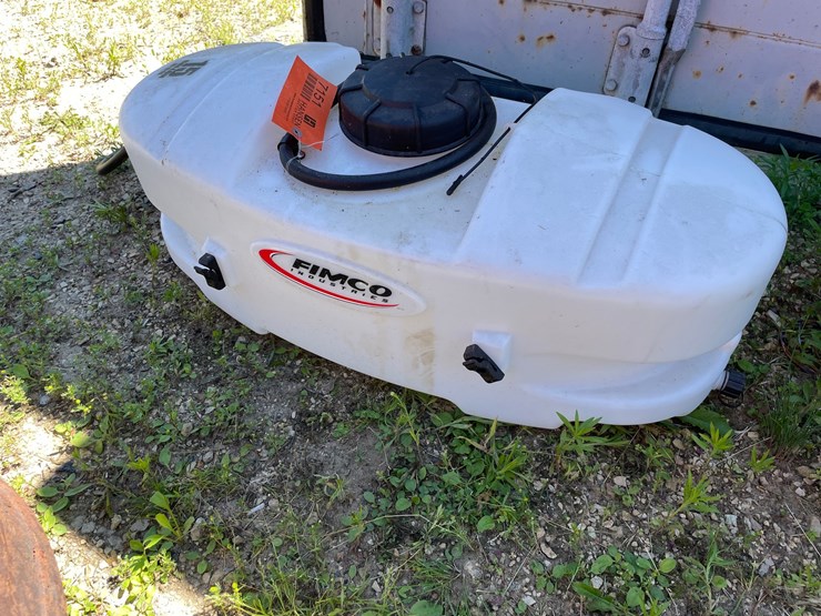 #7151-•-fimco-15-gallon-sprayer-image-1
