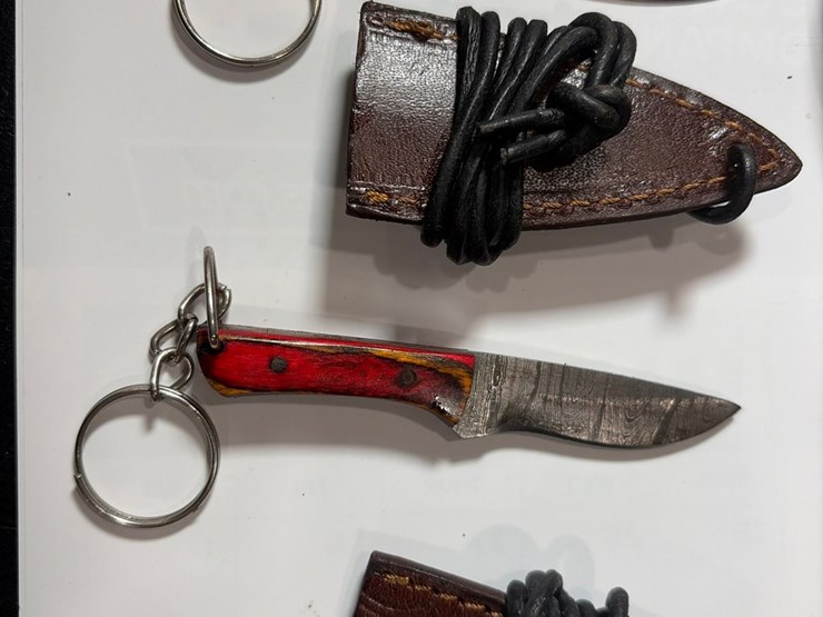 #5911-•-(9)-unused-knives-image-5
