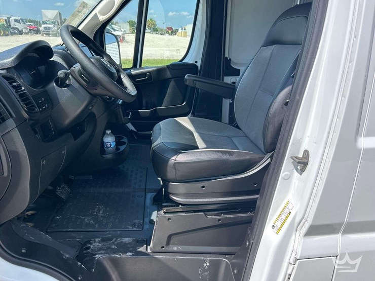 2023-ram-promaster-3500-image-13