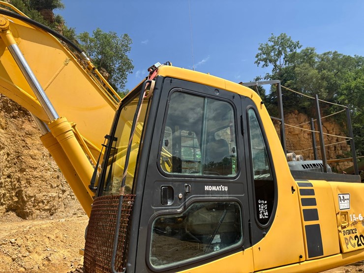 komatsu-pc200-lc-6le-image-8