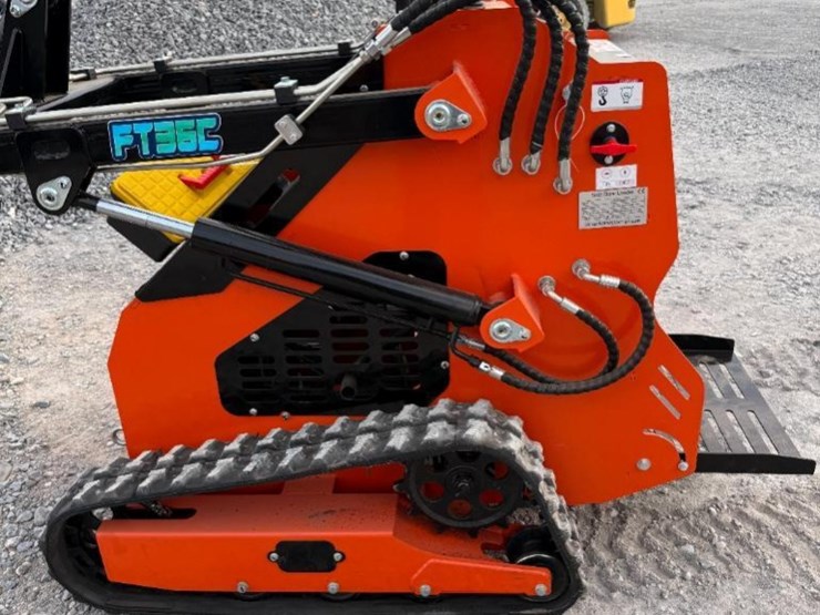 skid-steer-loader-ft36c,-electric-start,-open-operator-station-image-2