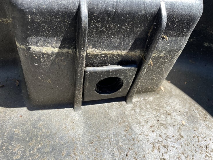 #7133-•-rubbermaid-stock-tank-image-8