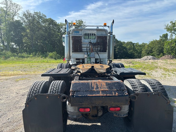 1988-peterbilt-377-image-3