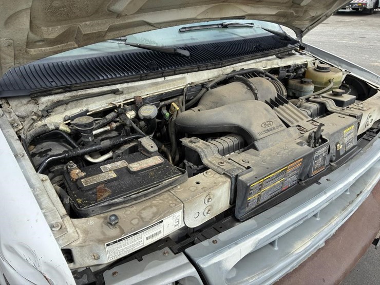 2001-ford-e250-image-17