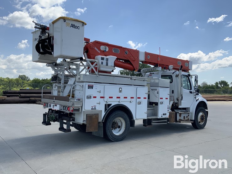 2016-freightliner-m2-106-image-13