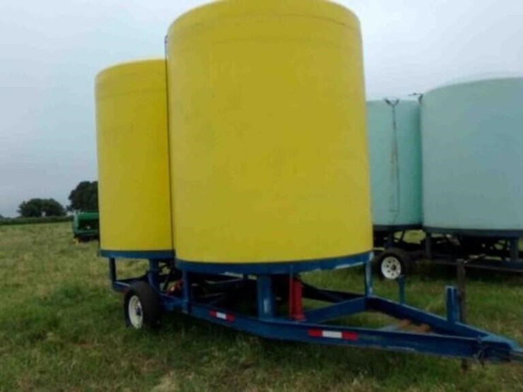 2-cone-2500-gal-fertilizer-tanks-on-trailer-image-3