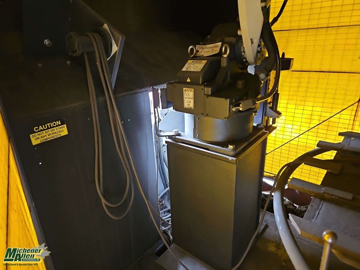 enclosed-miller/panasonic-auto-axcess-450-robotic-welder-image-17