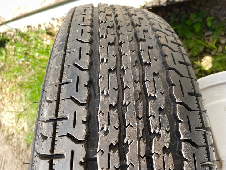 #7112-•-towmax-spare-trailer-tire-on-5-bolt-rim-image-5