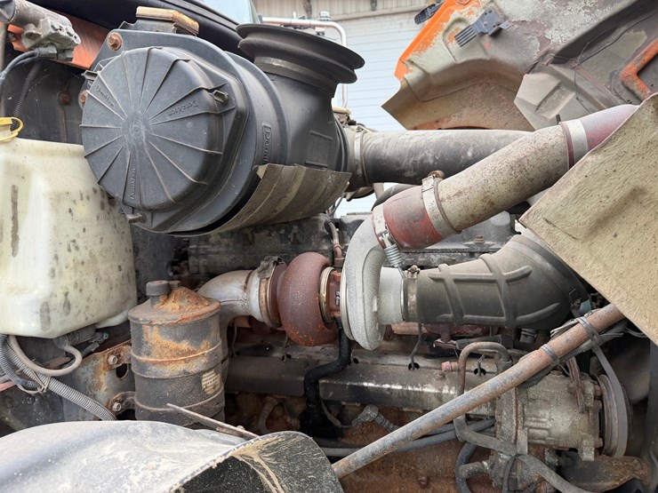 #1471-•-2003-mack-713v-granite-tri-axle-dump-truck-image-13