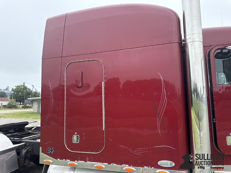 2003-peterbilt-379-image-17