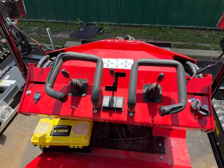 #6075-•-agt-tracked-loader-image-6